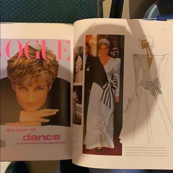 Diana Queen of Style by Jackie Moldinger - Picture 6 of 9